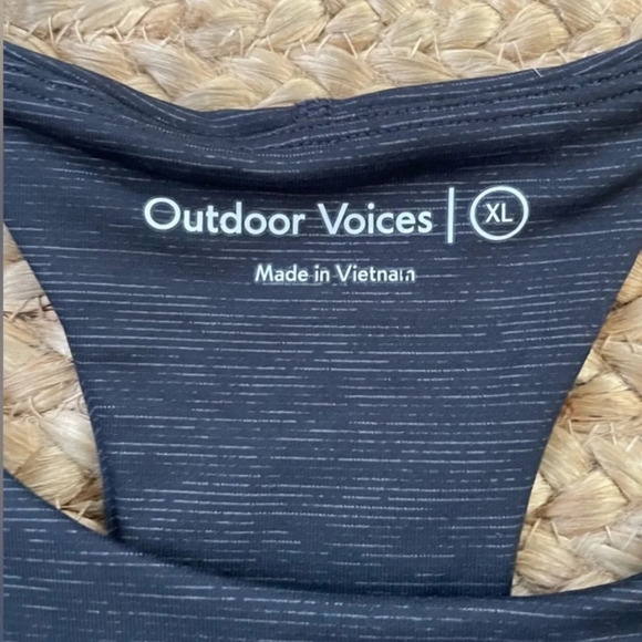 OUTDOOR VOICES Move Free Padded Microstripe High Neck Sports Bra - Picture 8 of 8